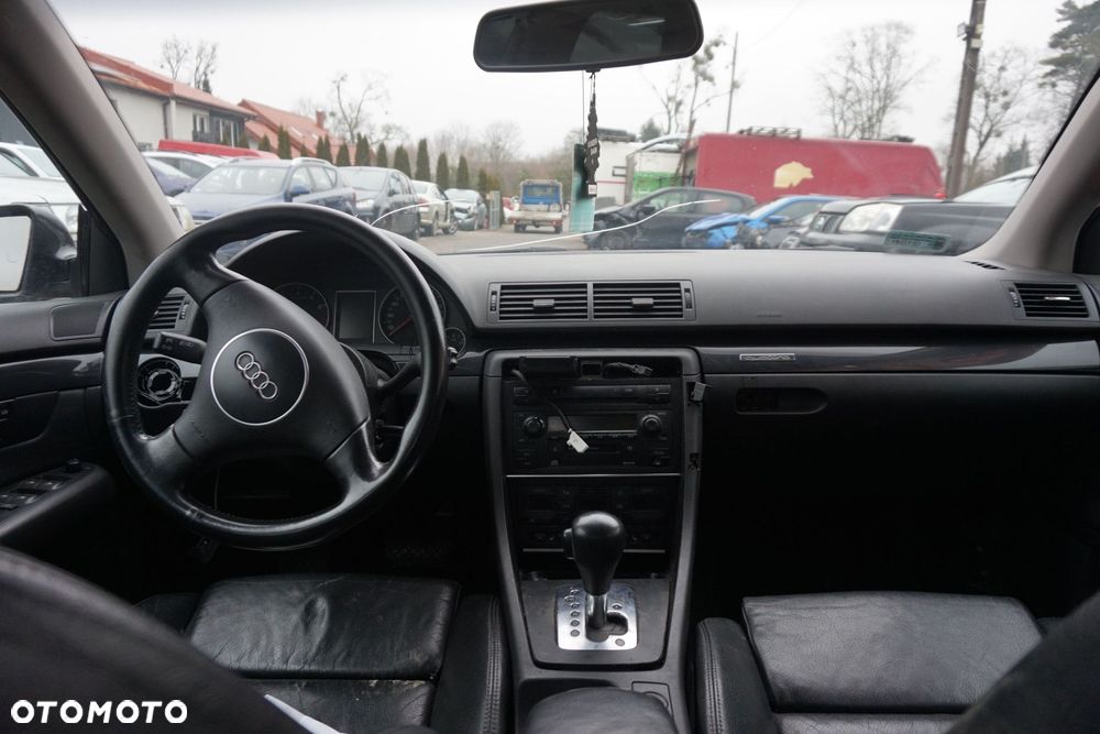 AUDI A4 B6 SEDAN LX7Z 3.0 V6 KM SZARY na części - 10