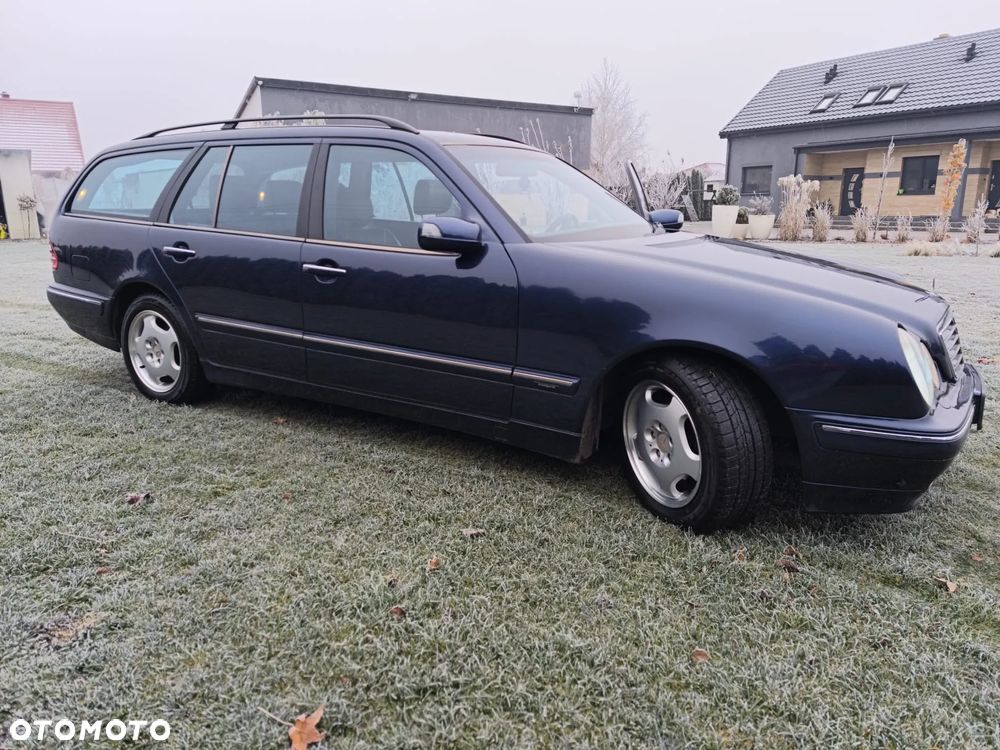 Mercedes-Benz Klasa E 270 T CDI Avantgarde - 13