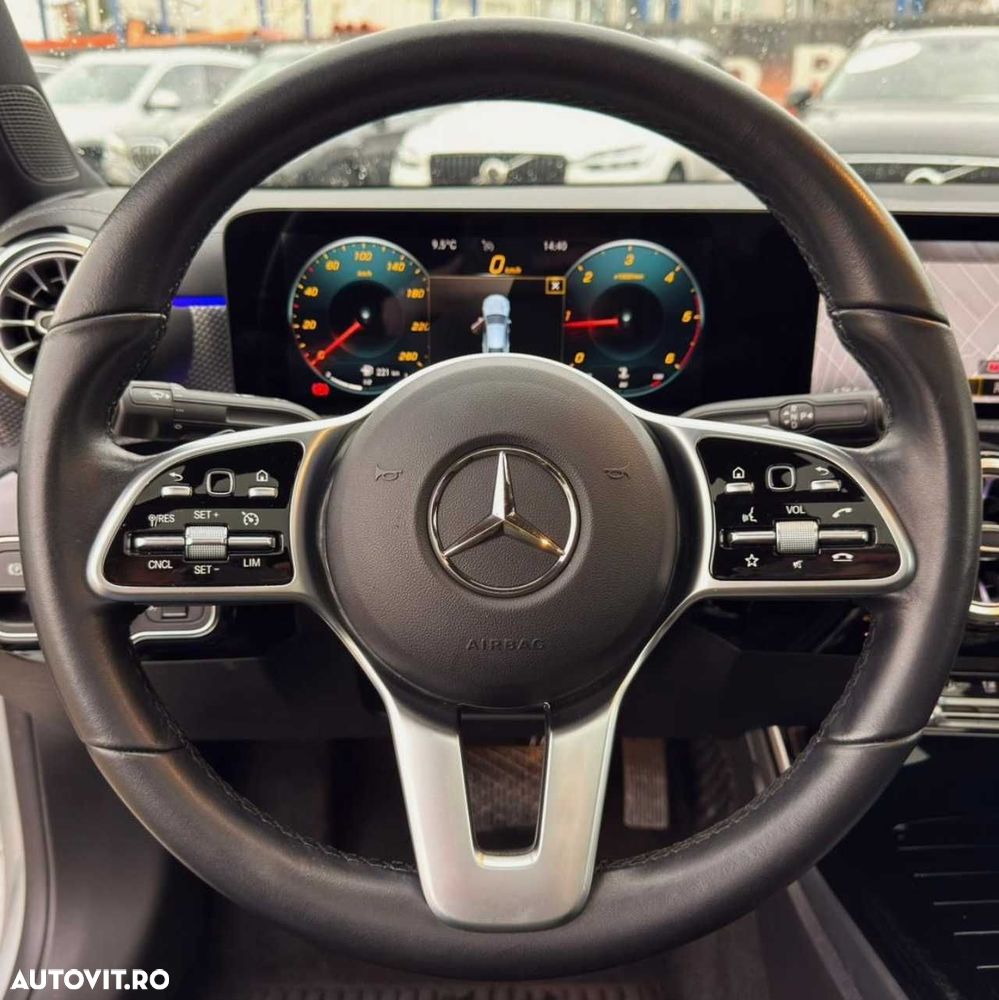 Mercedes-Benz CLA - 24