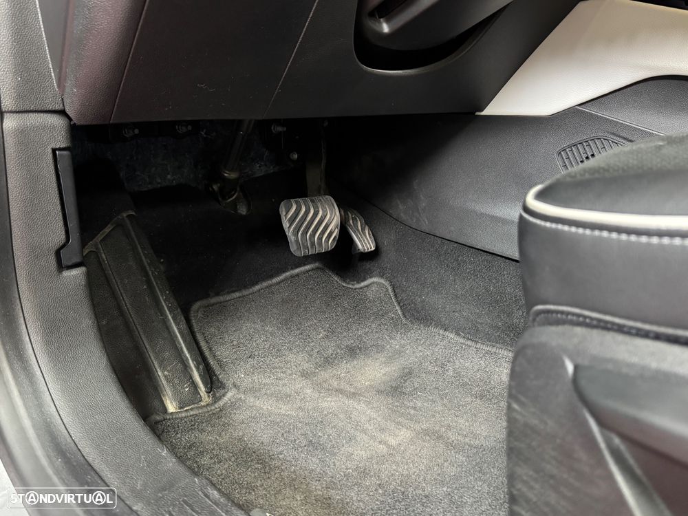 Renault Clio 1.6 E-Tech Initiale Paris - 22