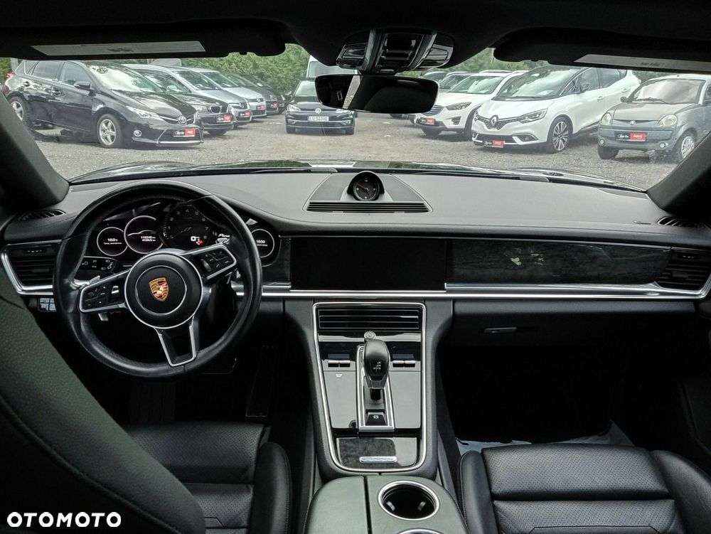 Porsche Panamera - 11