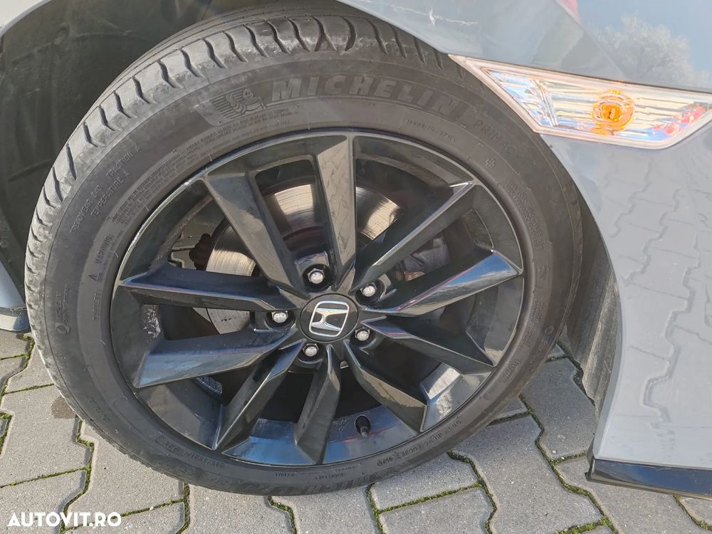 Honda Civic 1.5 VTEC Turbo CVT Sport - 25