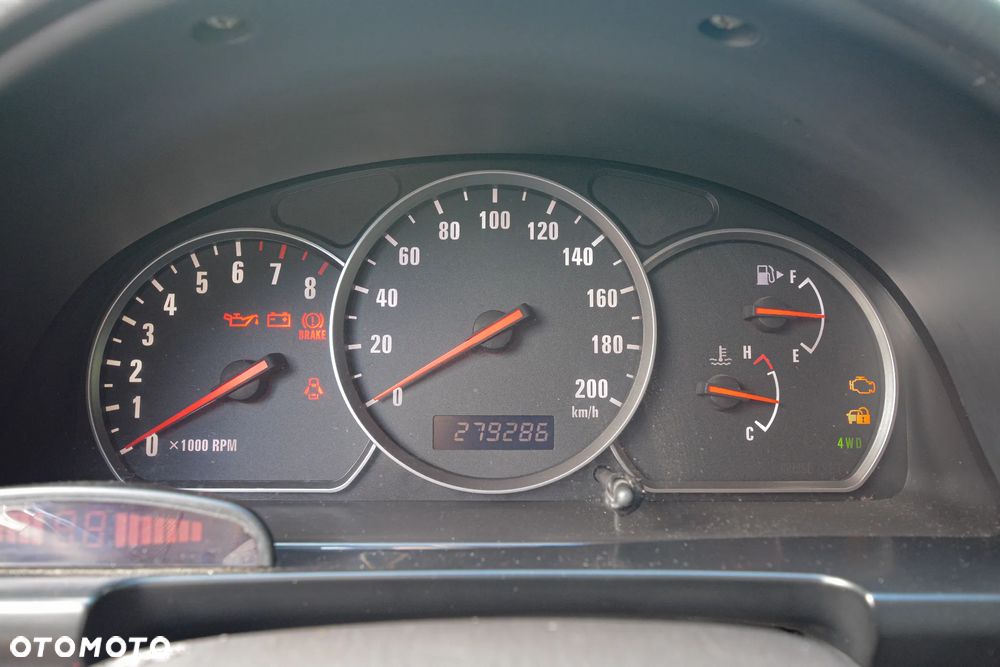 Suzuki Grand Vitara 2.7 V6 - 11