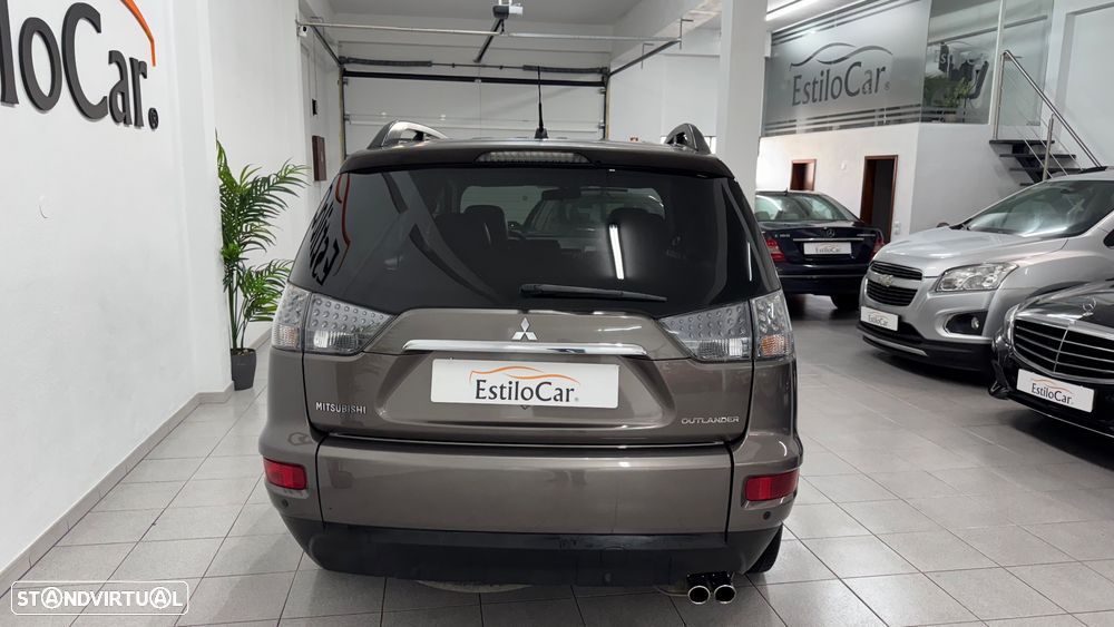 Mitsubishi Outlander 2.2 DI-D Instyle 4WD - 18