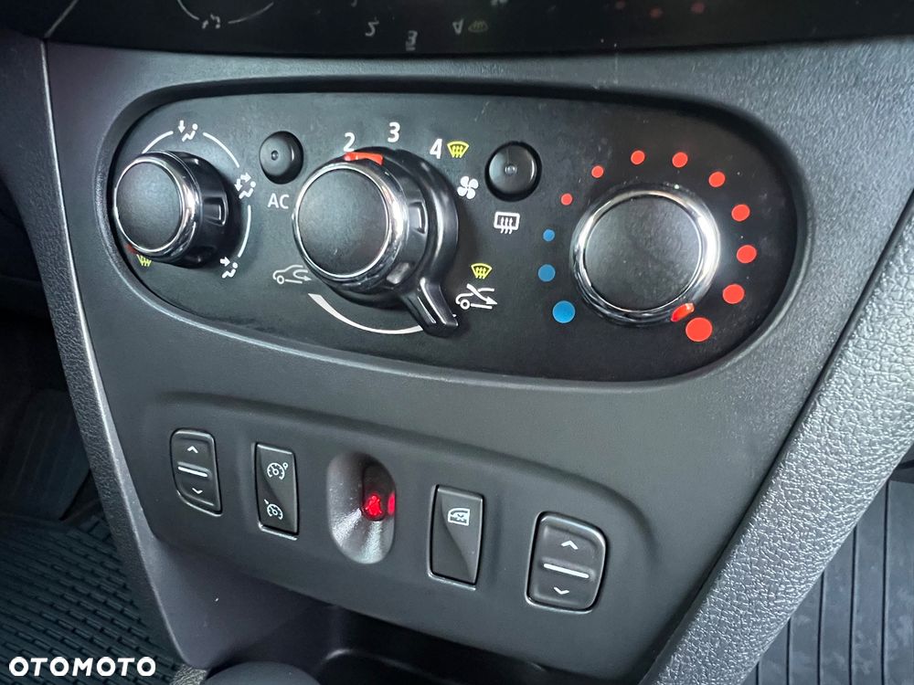 Dacia Sandero 0.9 TCe SL Blackline - 27