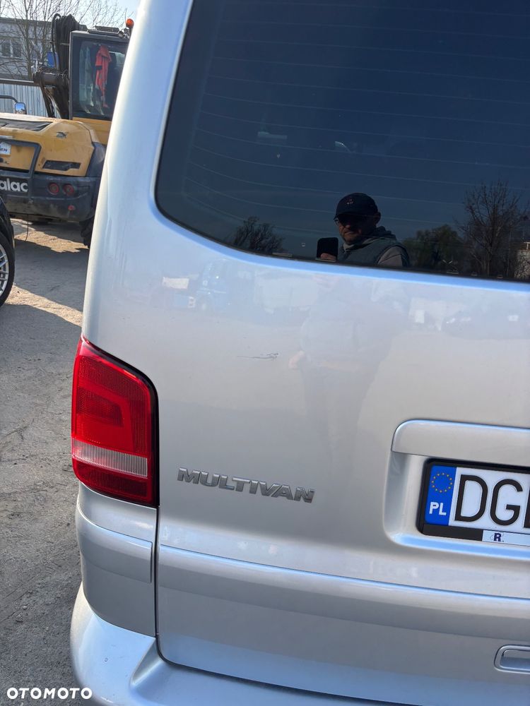 Volkswagen Multivan - 16