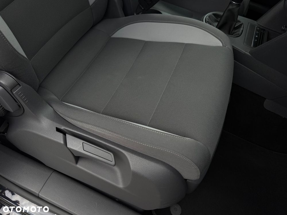 Volkswagen Touran 2.0 TDI DPF BlueMotion Technology Life - 28