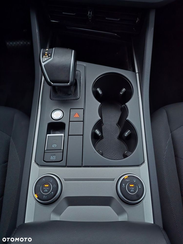 Volkswagen Touareg - 16