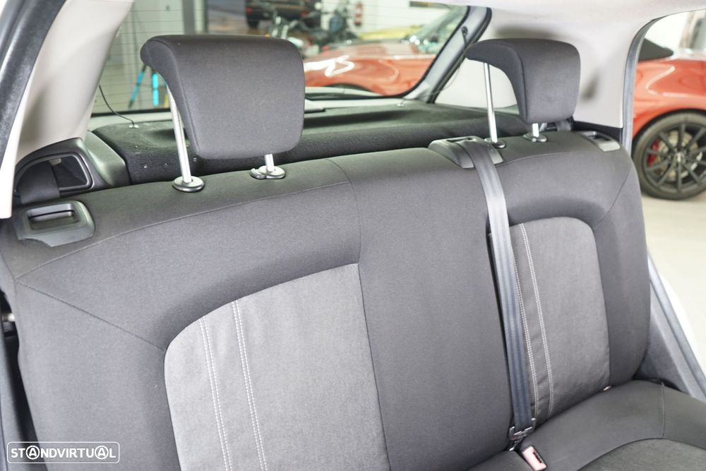 Fiat Punto 1.2 Lounge Start&Stop - 32