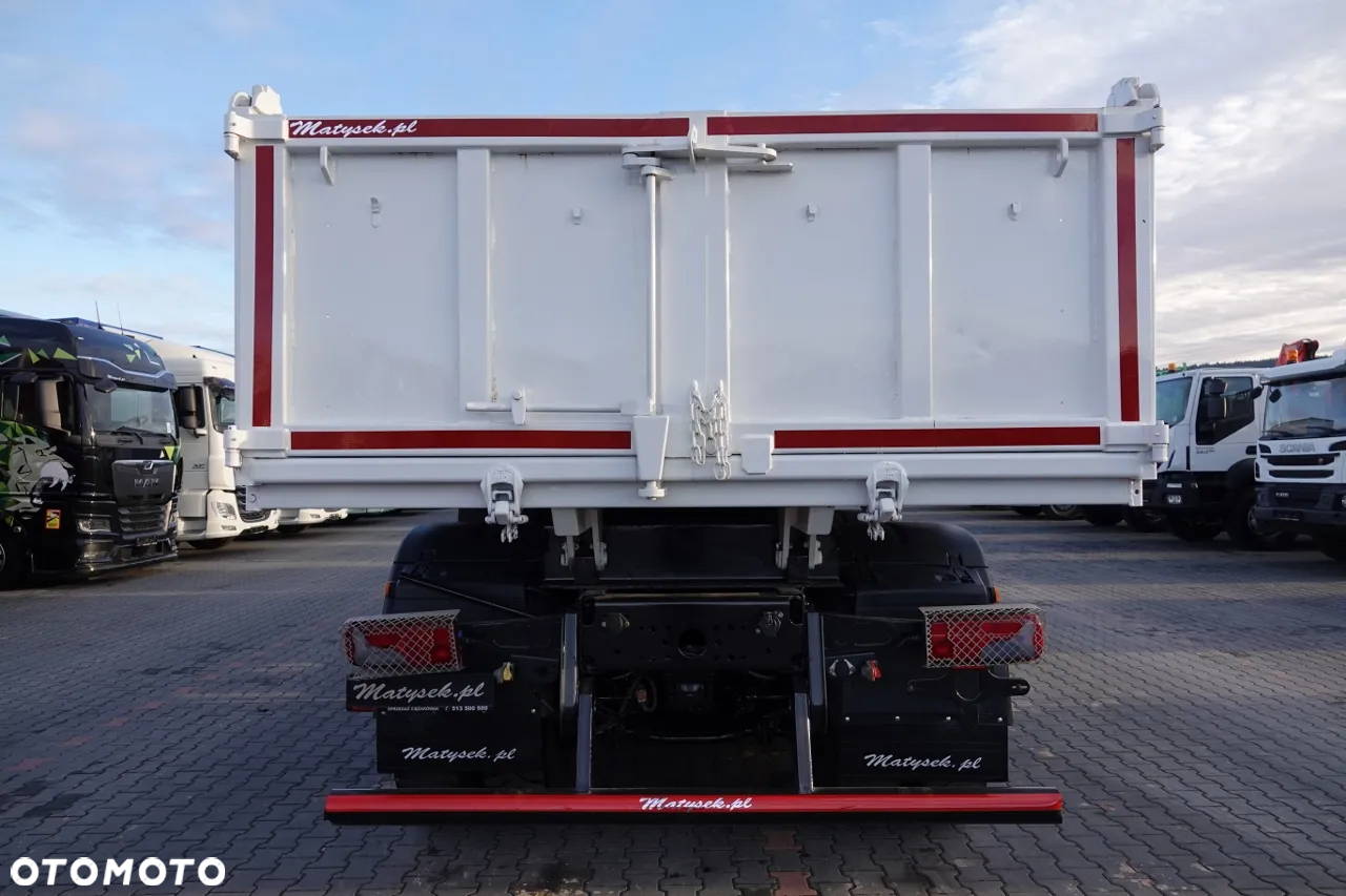 MAN TGS 33.360 / 6x4 / WYWROTKA TYLNOZSYPOWA 5,8 M + HDS HIAB XS 122 / STEROWANIE RADIOWE / HDS ZA KABINĄ / EURO 5 / MANUAL - 13