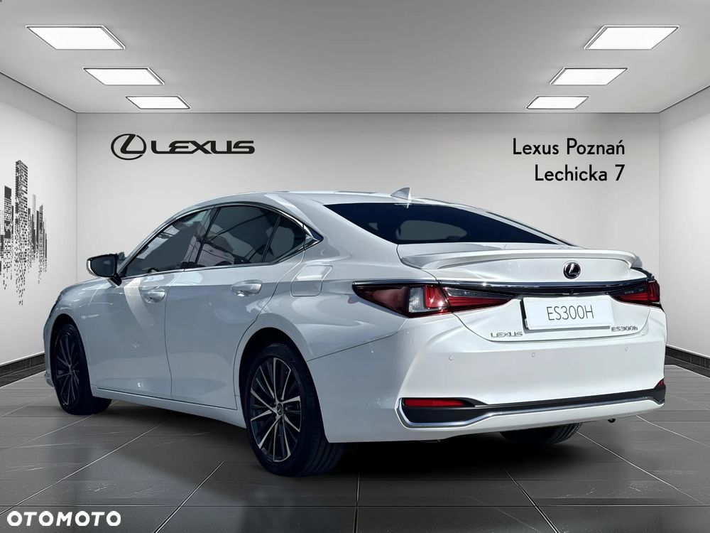 Lexus ES - 3