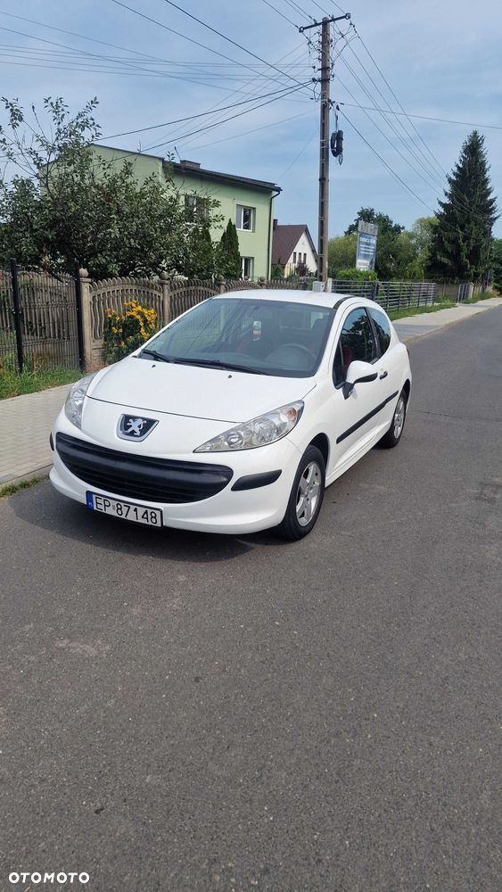 Peugeot 207 - 1