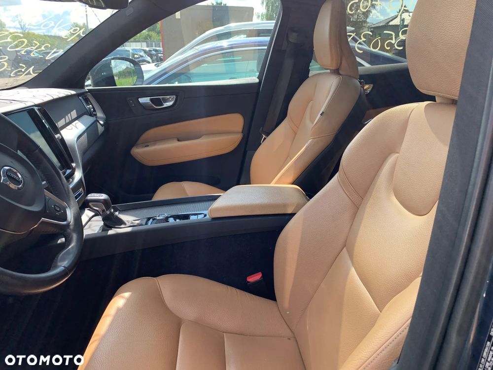 Volvo XC 60 T6 AWD Momentum - 9
