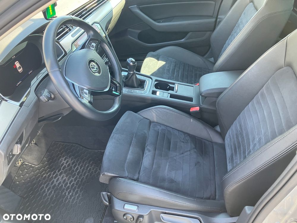 Volkswagen Passat 1.8 TSI BMT Highline - 27