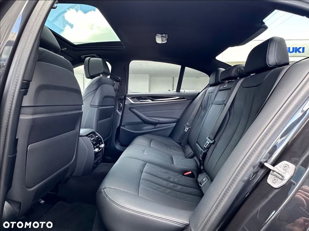 BMW Seria 5 540i xDrive - 18