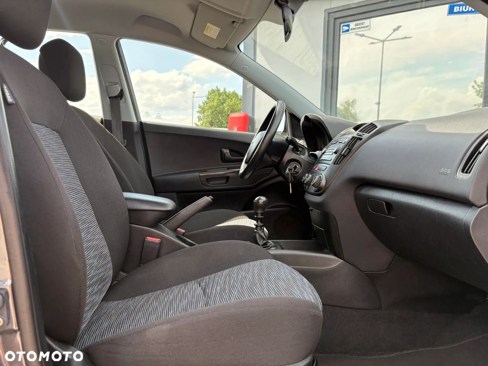 Kia Ceed 1.6 CVVT LX - 22