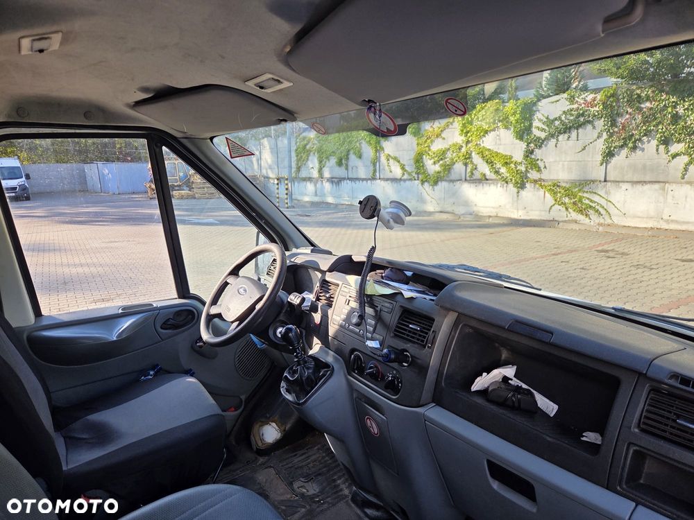Ford Transit - 10