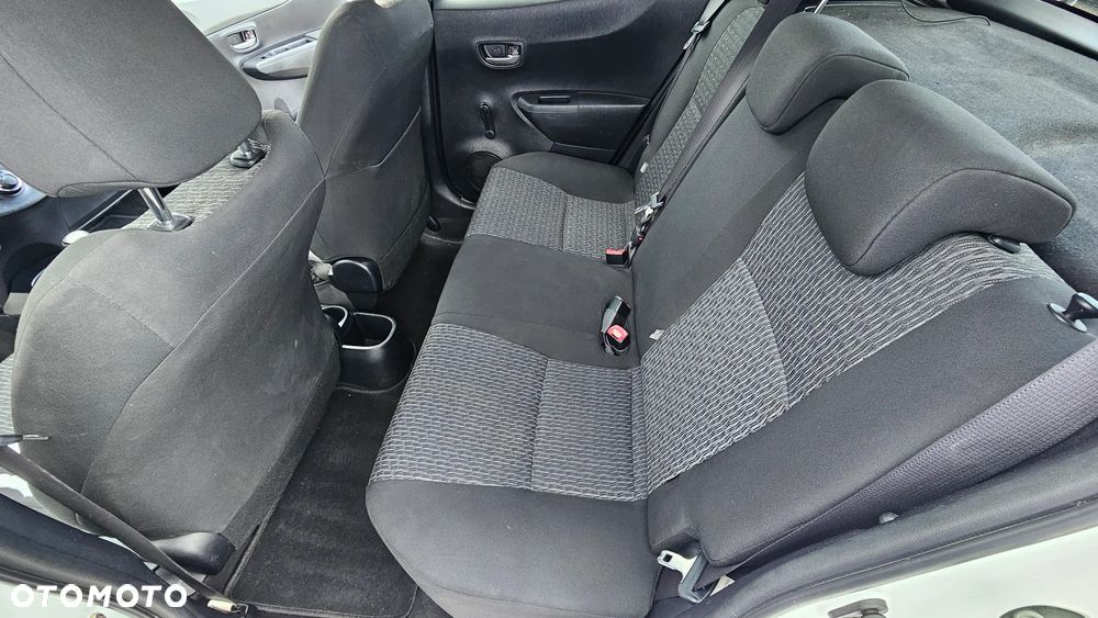 Toyota Yaris 1.0 Premium EU6 - 9