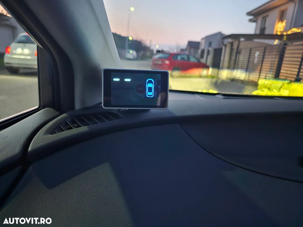 Toyota Prius Plug-in Hybrid Executive - 17