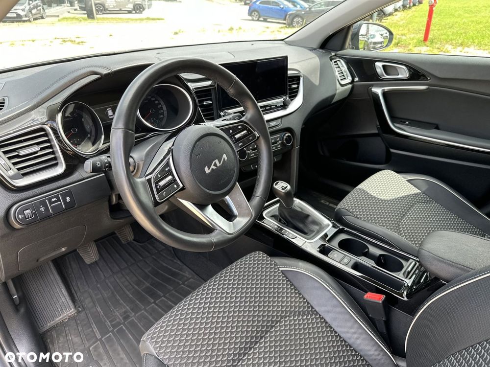 Kia Ceed - 9