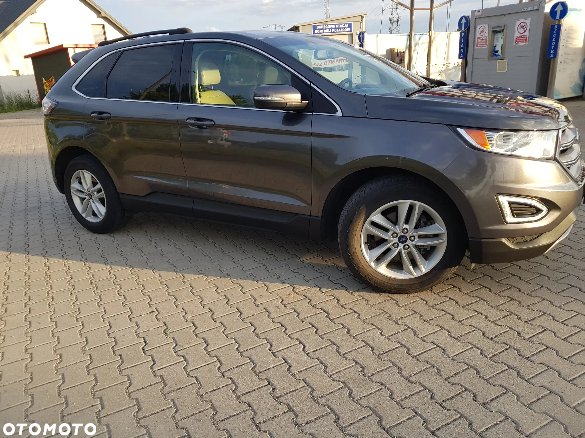Ford Edge - 8