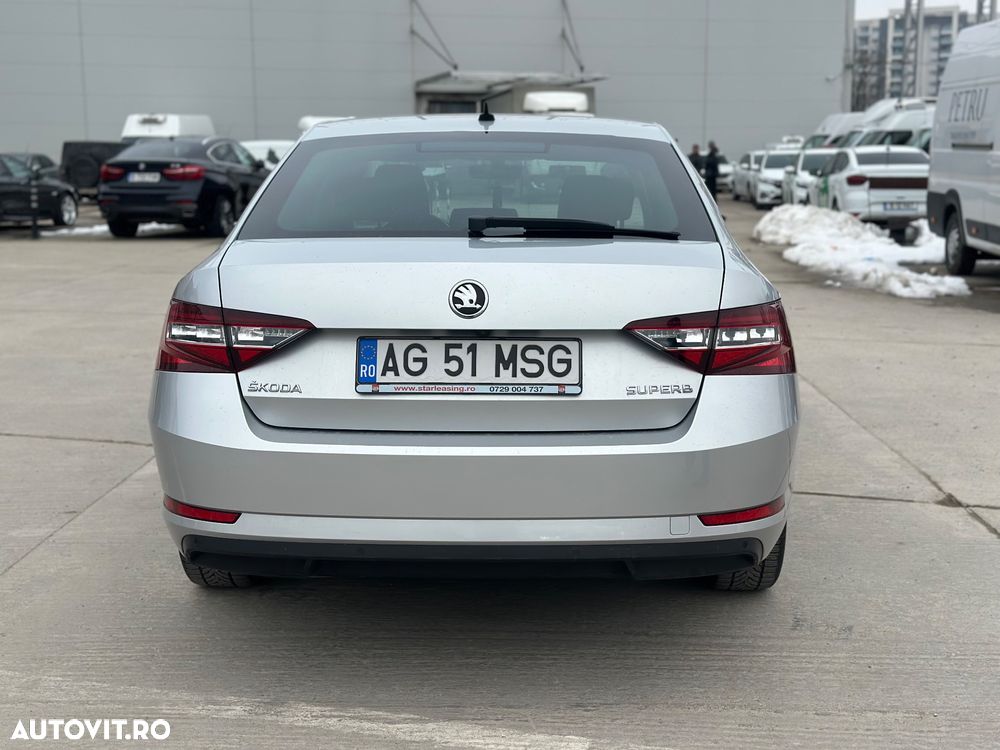 Skoda Superb 2.0 TDI DSG Style - 6
