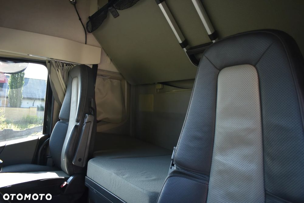 Volvo FH 500 XL MEGA // RETARDER // FULL LED // SKÓRY // XENON // TV // FULL AIR // BLACK EDITION // TRĄBY HADLEY // ORUROWANIE - 28