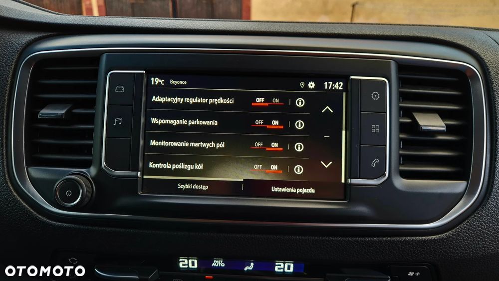 Opel Vivaro - 28