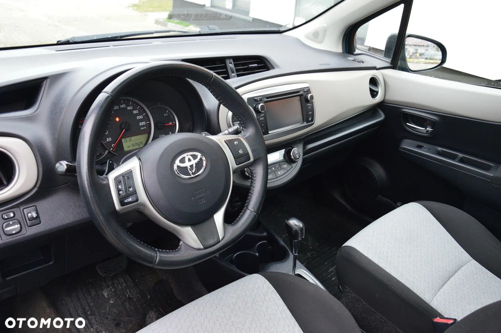 Toyota Yaris - 12