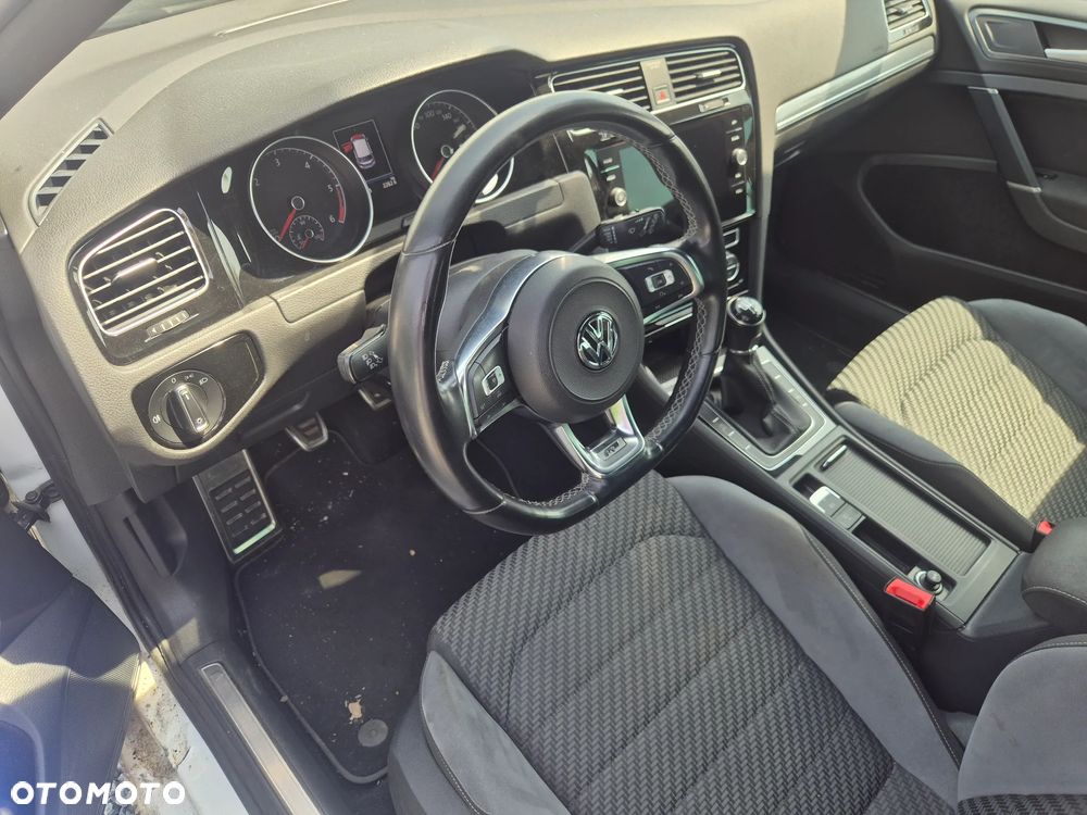 Volkswagen Golf - 16