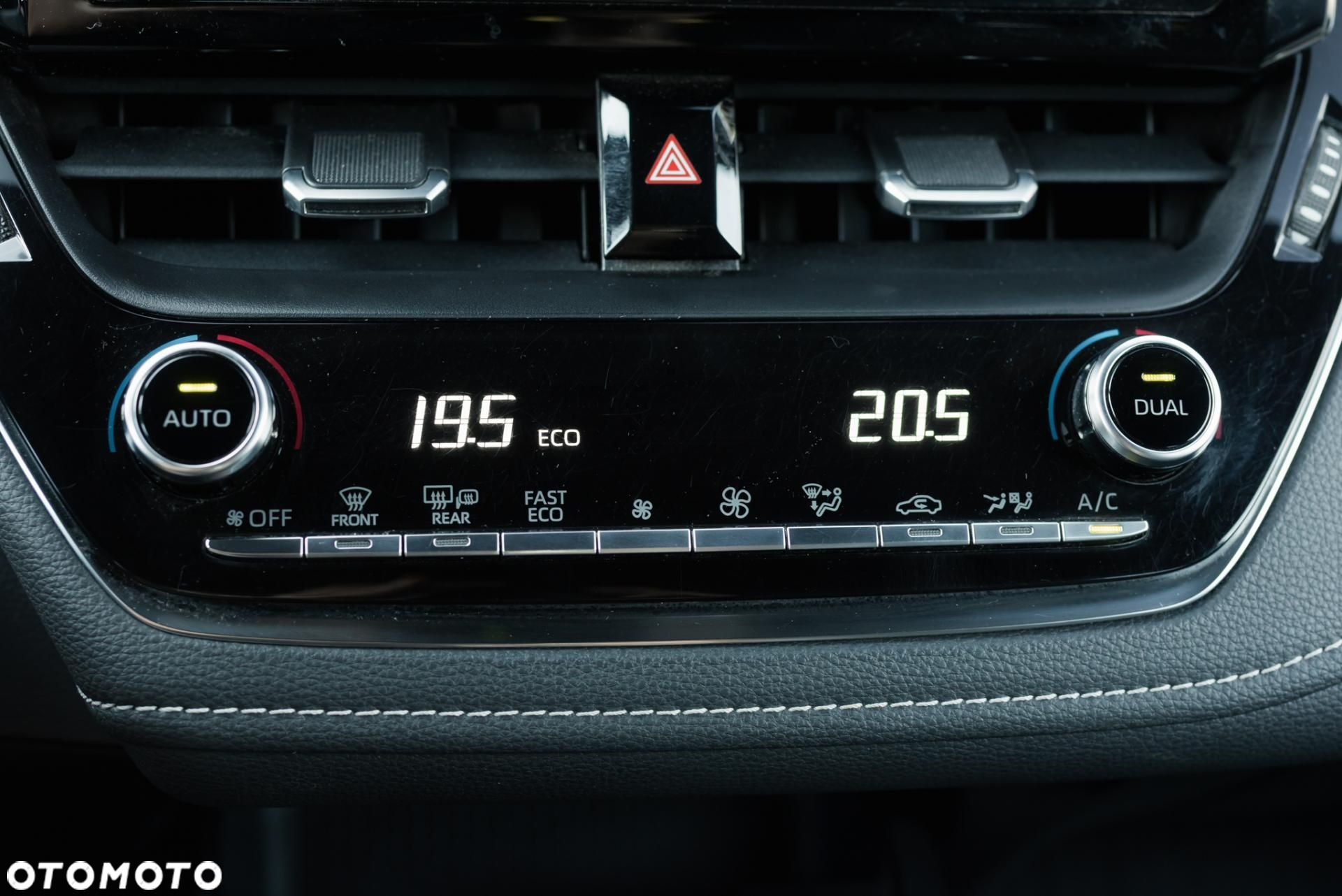 Toyota Corolla - 19