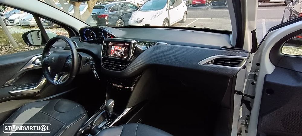 Peugeot 2008 PureTech 110 GPF Stop&Start EAT6 Crossway - 17