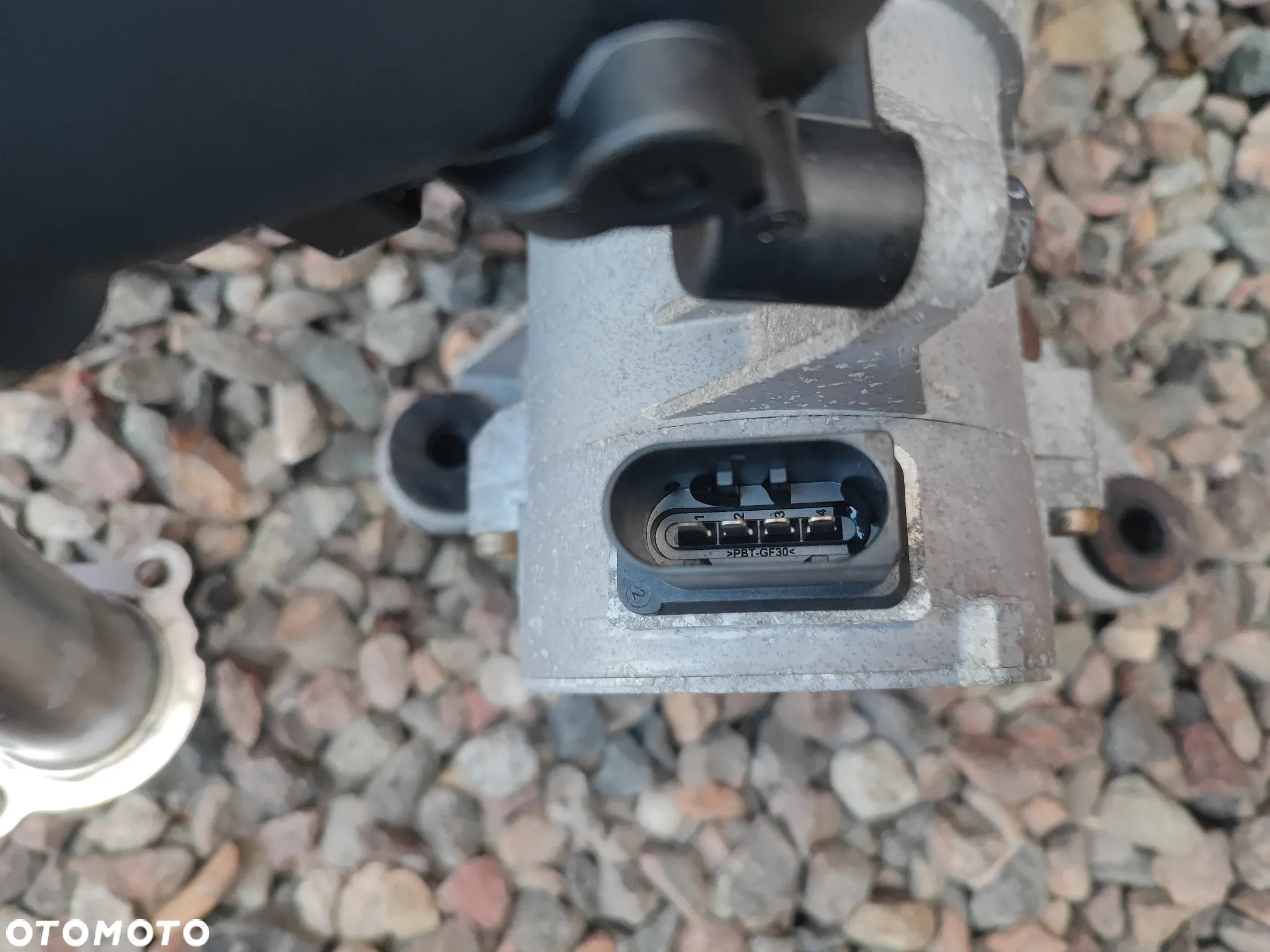 BMW E90 / E92 / E82 / E81 / E93 / E92LCI / E87 ORYGINALNA ELEKTRYCZNA POMPA WODY + TERMOASTAT DO SILNIKÓW GAMY N43 ( 1.8i / 2.0i ) O NR.  11 51 7 586 929 / 11 53 8 671 515 / 11 53 7 552 403 OEM SPRAWNA W 100% - 5