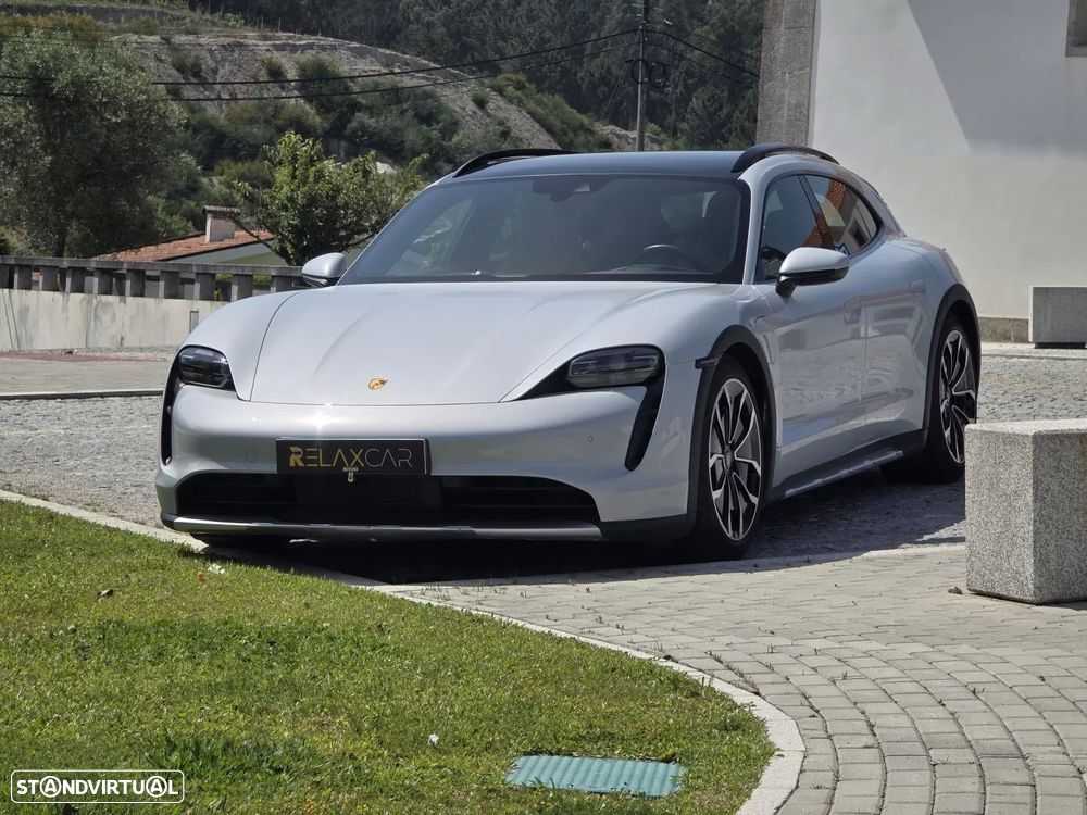 Porsche Taycan Cross Turismo 4S - 14