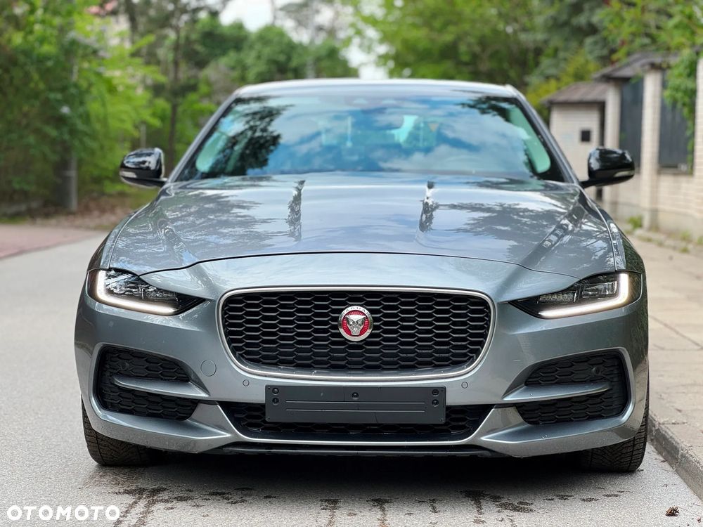 Jaguar XE D180 R-Dynamic S - 9
