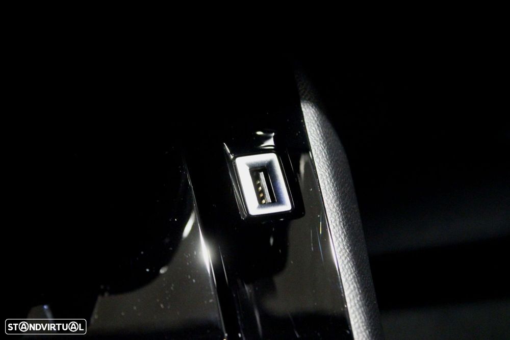 Peugeot 2008 1.5 BlueHDi Allure Pack EAT8 - 31