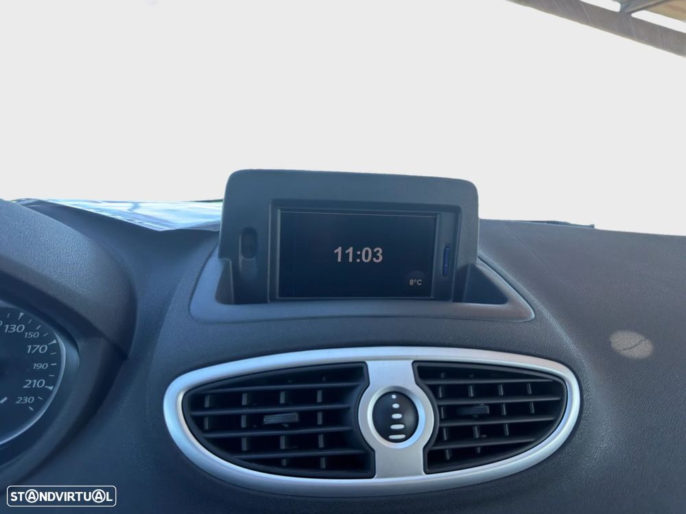 Renault Clio 1.2 16V Fairway - 13