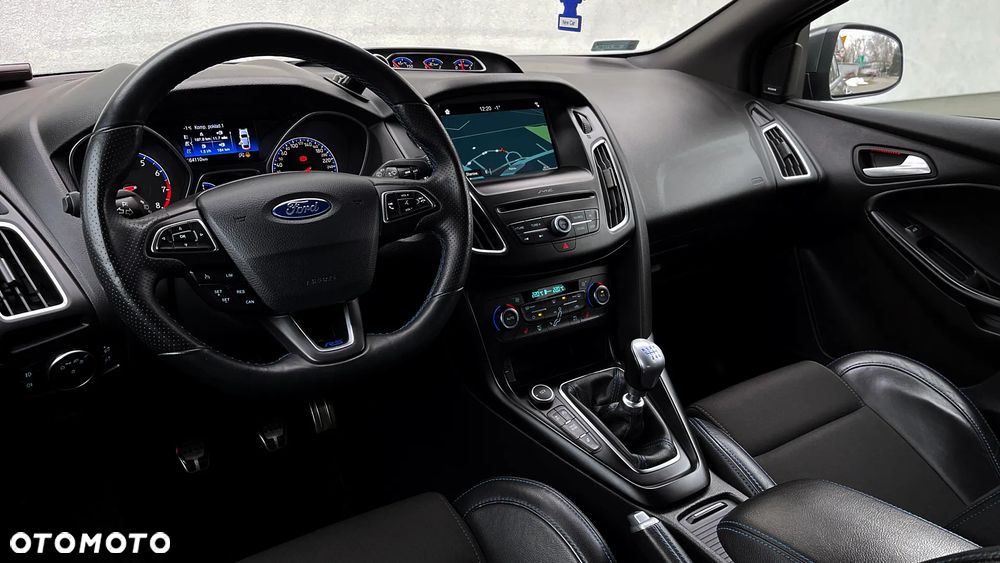 Ford Focus 2.3 EcoBoost RS - 10