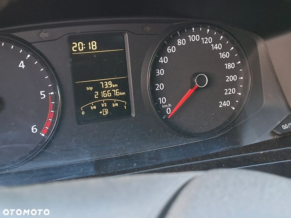 Volkswagen Caravelle - 19