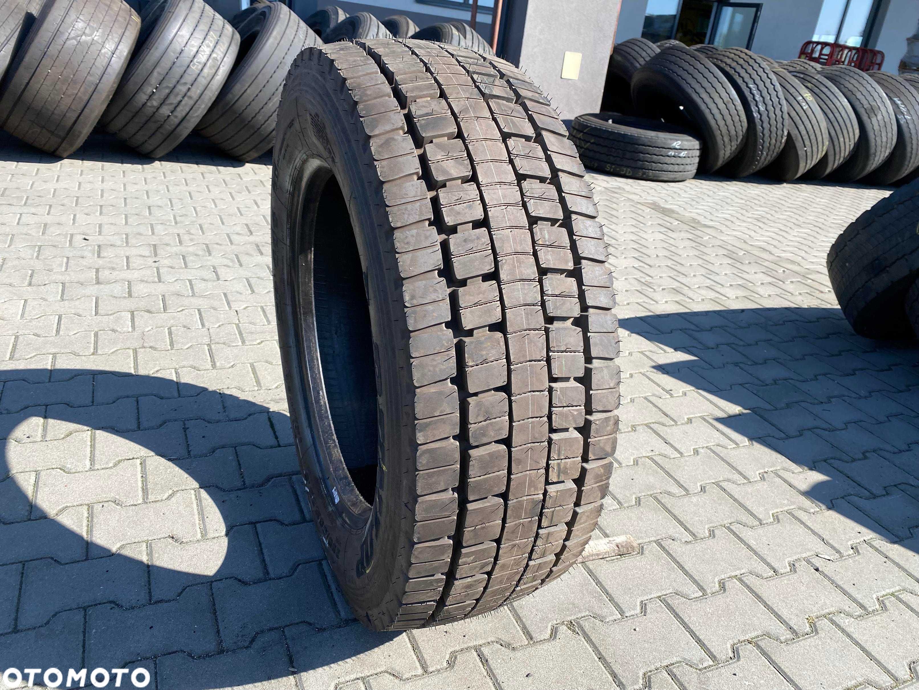 Opona 295/60R22.5 DUNLOP SP444 Napędowa 100% Bieżnika - 1