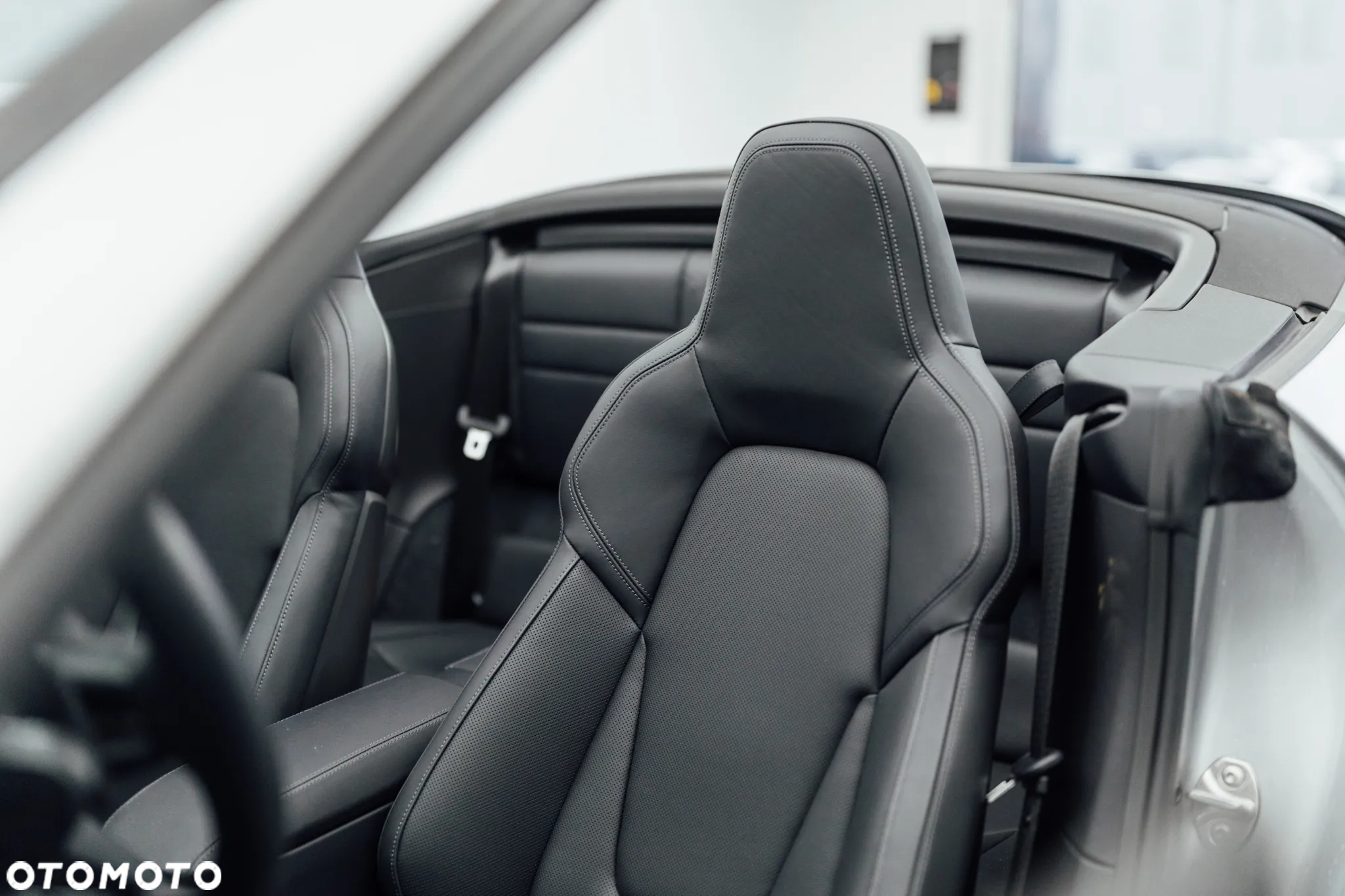 Porsche 911 Carrera Turbo Cabrio - 36
