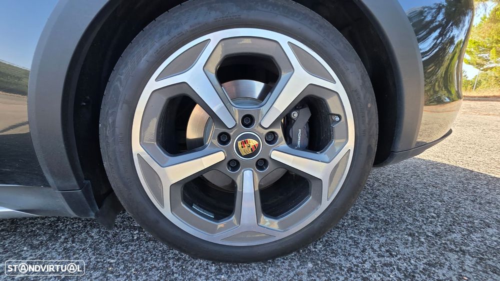 Porsche Taycan Cross Turismo 4 - 8