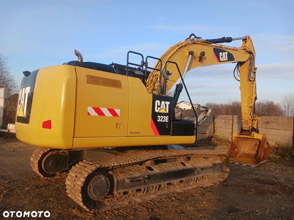 Caterpillar 320F - 15