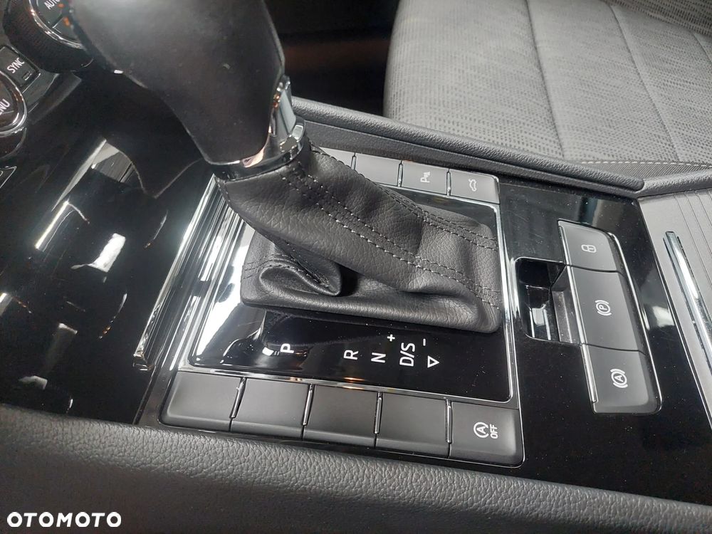 Skoda Superb 1.4 TSI ACT Ambition DSG - 37