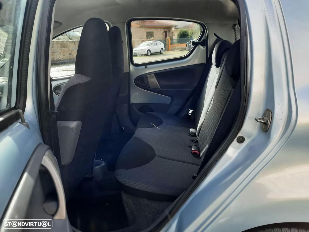 Toyota Aygo 1.0 Plus - 7