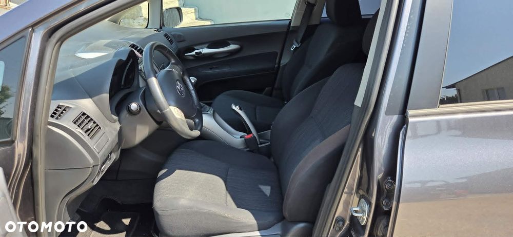 TOYOTA AURIS fotel lewy przód - 1