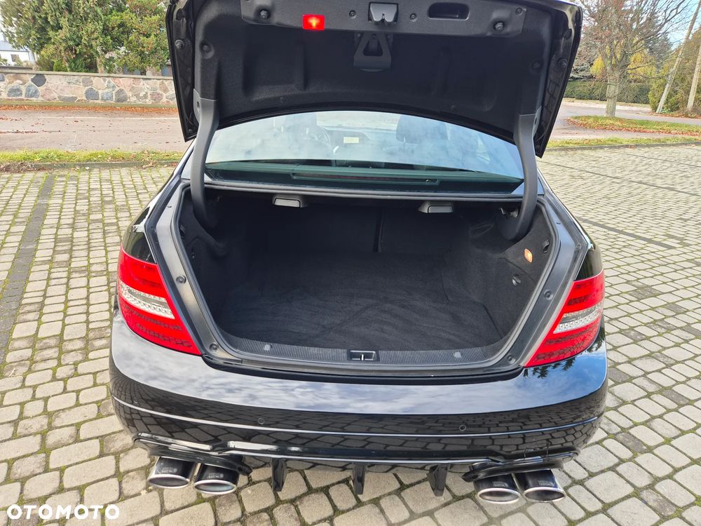 Mercedes-Benz Klasa C 180 BlueEFFICIENCY 7G-TRONIC Avantgarde - 21