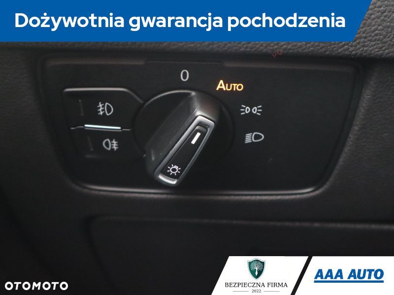 Volkswagen Passat - 21