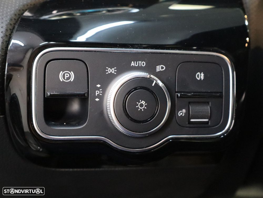 Mercedes-Benz A 250 e AMG Line - 21