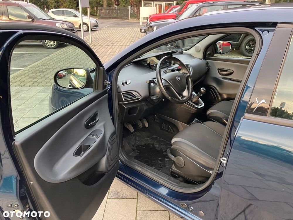 Lancia Ypsilon 1.2 8V Silver - 5